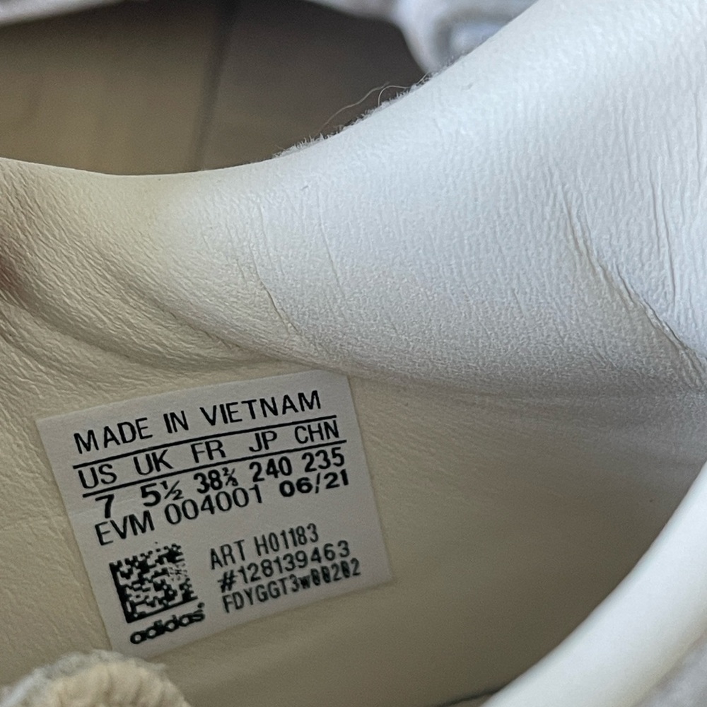ADIDAS OZWEEGO BEIGE SIZE W7 - Picture 8 of 8